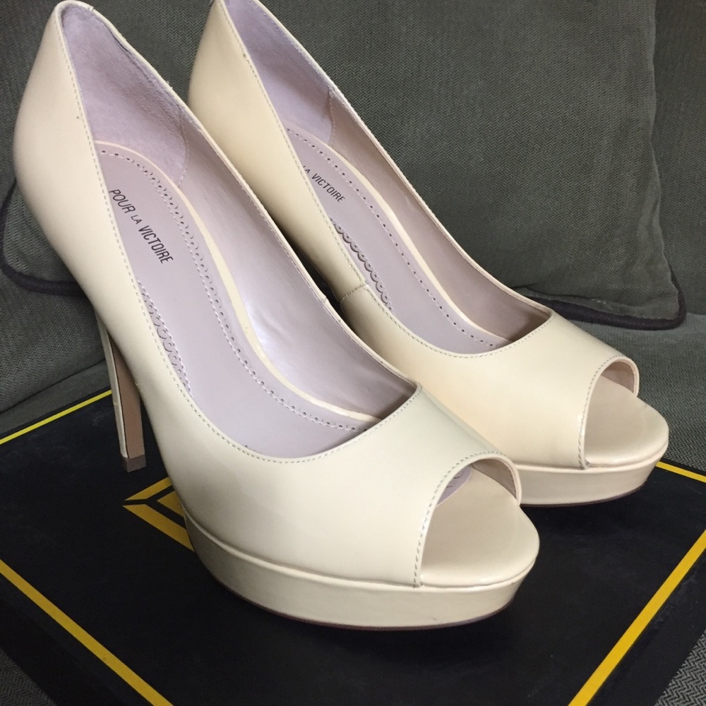 Pour La Victoire Patent Leather Heels
